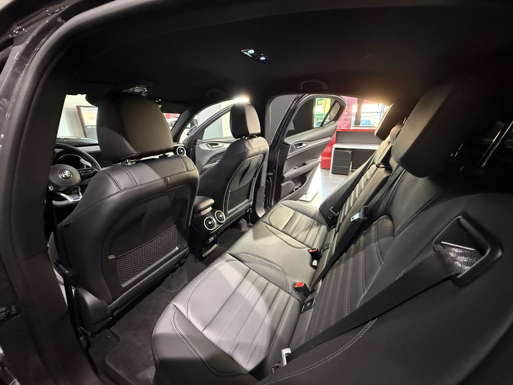 Alfa Romeo Stelvio usata a Reggio Emilia (8)