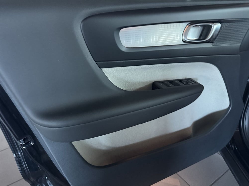 Volvo XC40 usata a Messina (6)