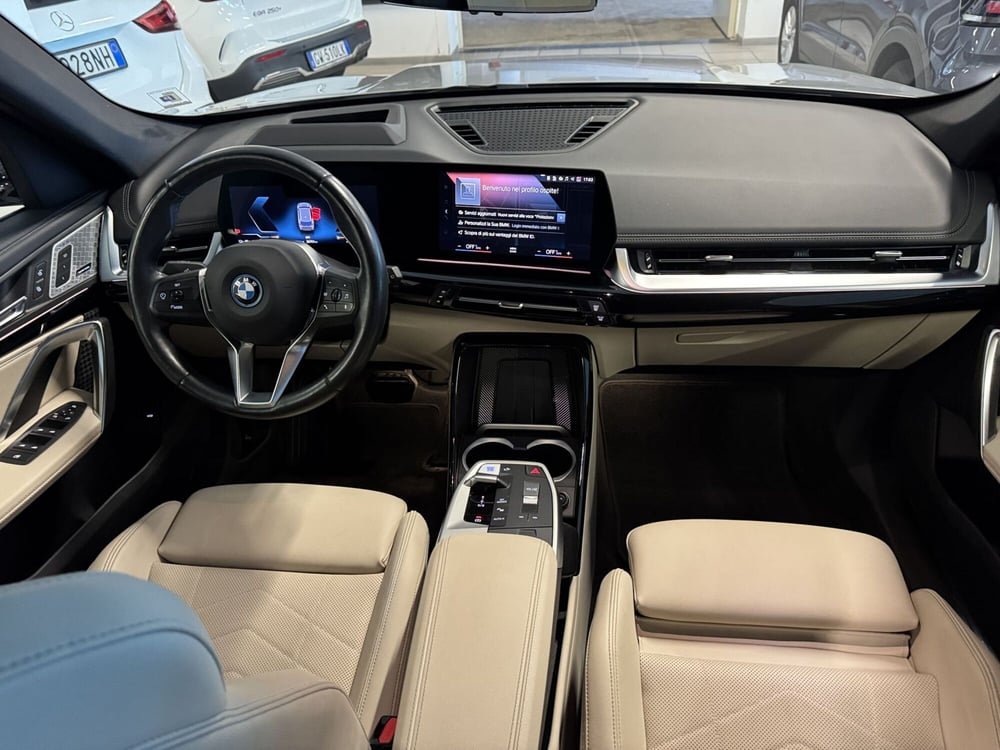 BMW iX1 usata a Messina (11)