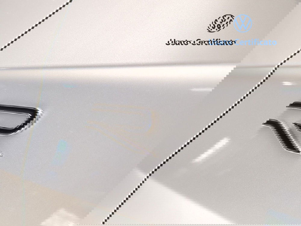 Volkswagen T-Cross nuova a Avellino (11)