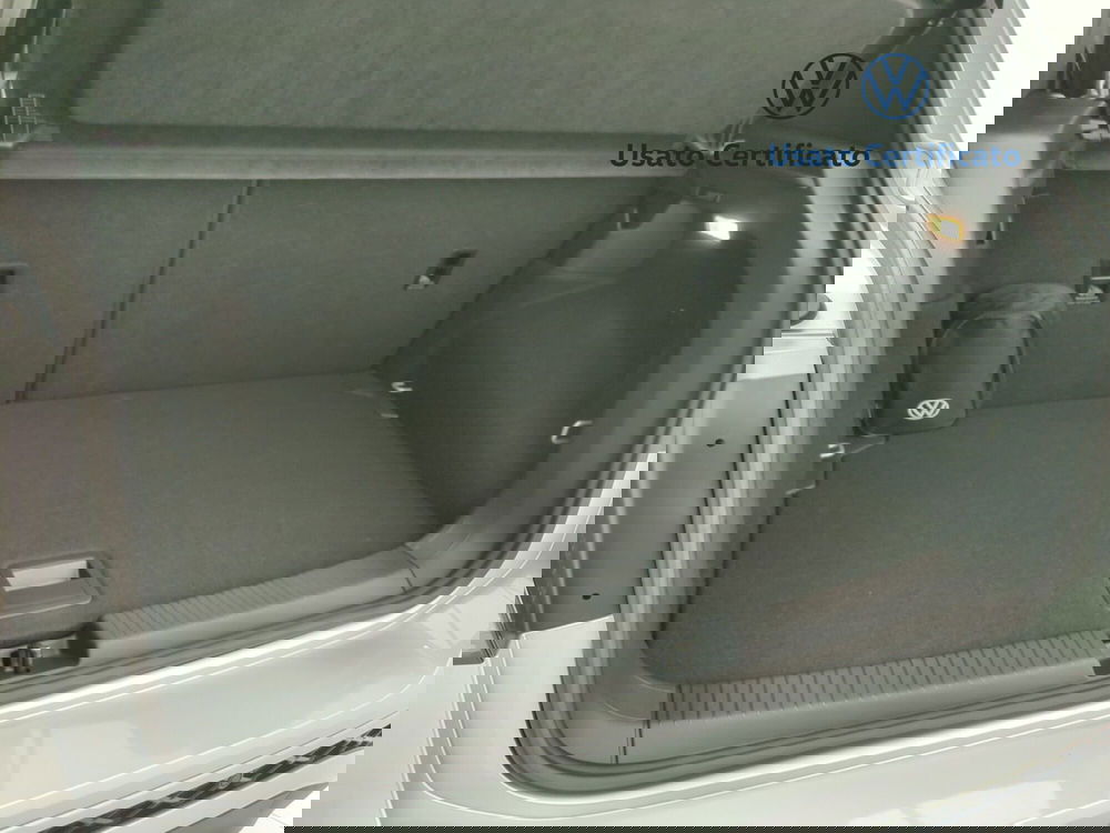 Volkswagen T-Cross nuova a Avellino (14)