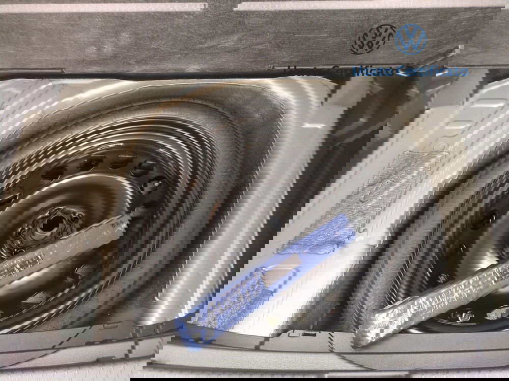 Volkswagen T-Cross nuova a Avellino (15)