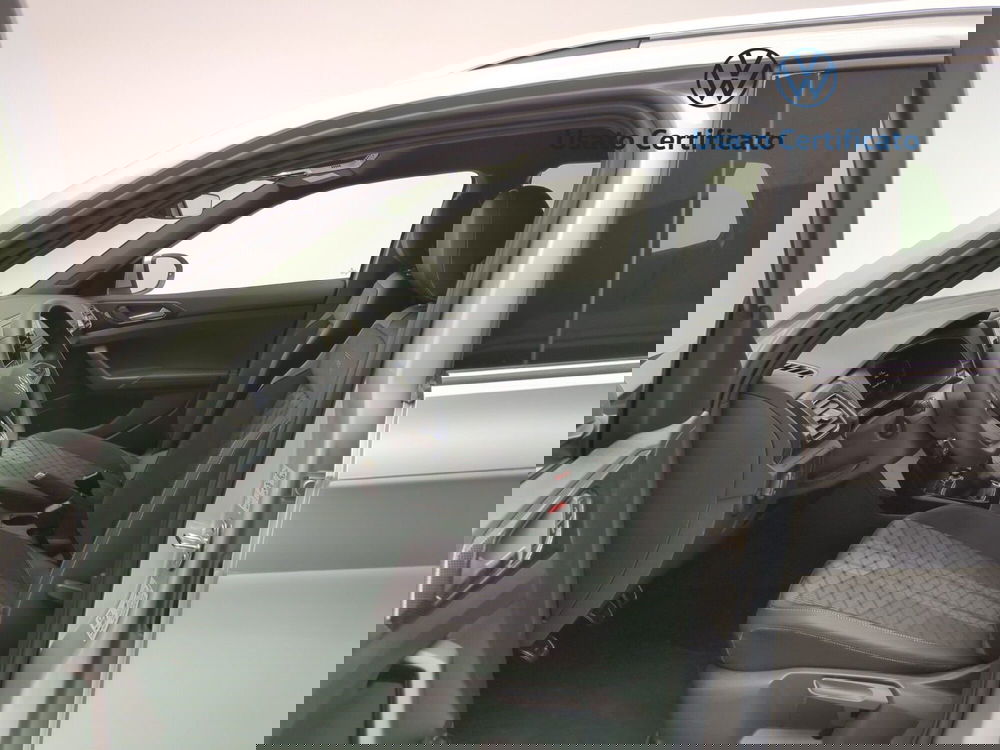 Volkswagen T-Cross nuova a Avellino (17)