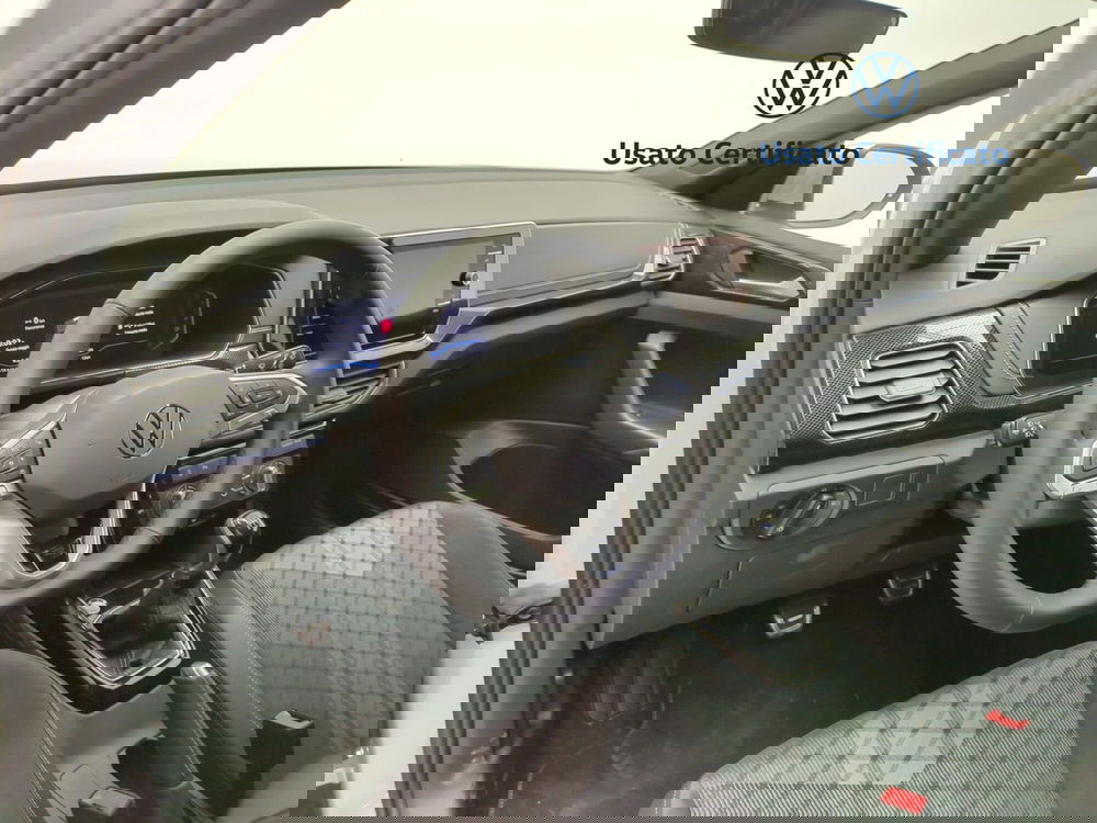 Volkswagen T-Cross nuova a Avellino (18)