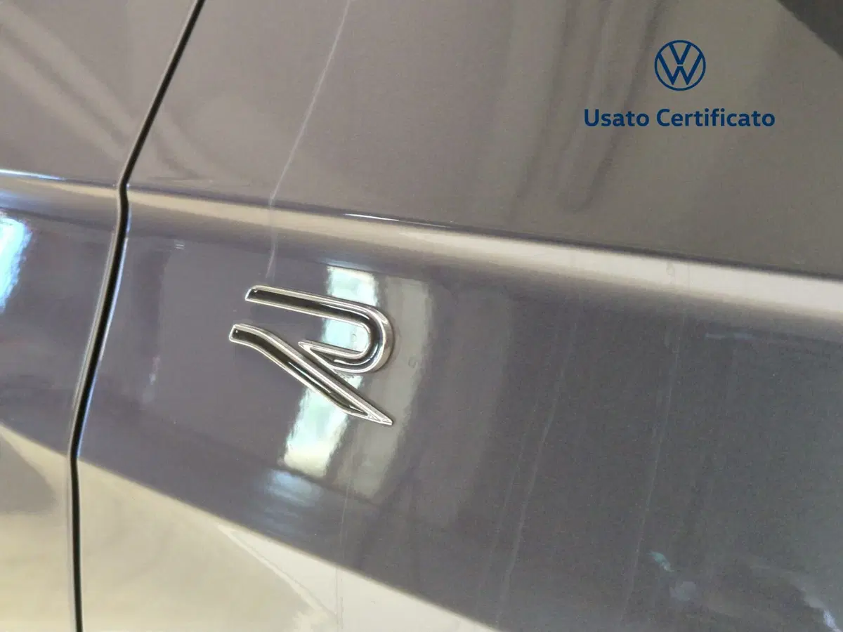 Volkswagen T-Cross nuova a Avellino (11)