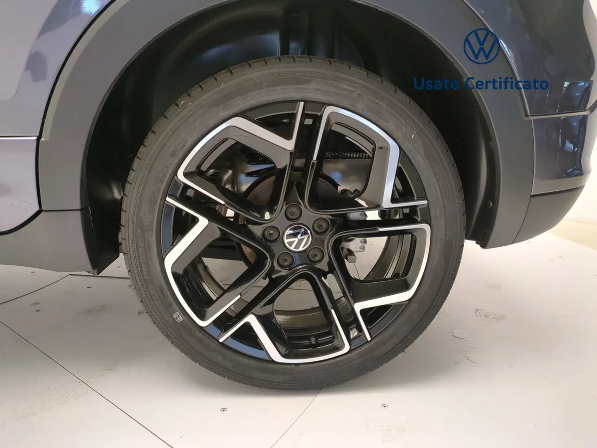 Volkswagen T-Cross nuova a Avellino (12)