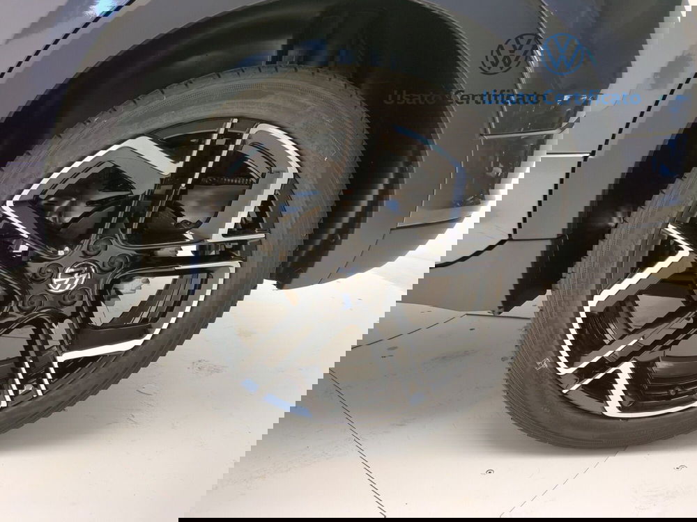 Volkswagen T-Cross nuova a Avellino (12)