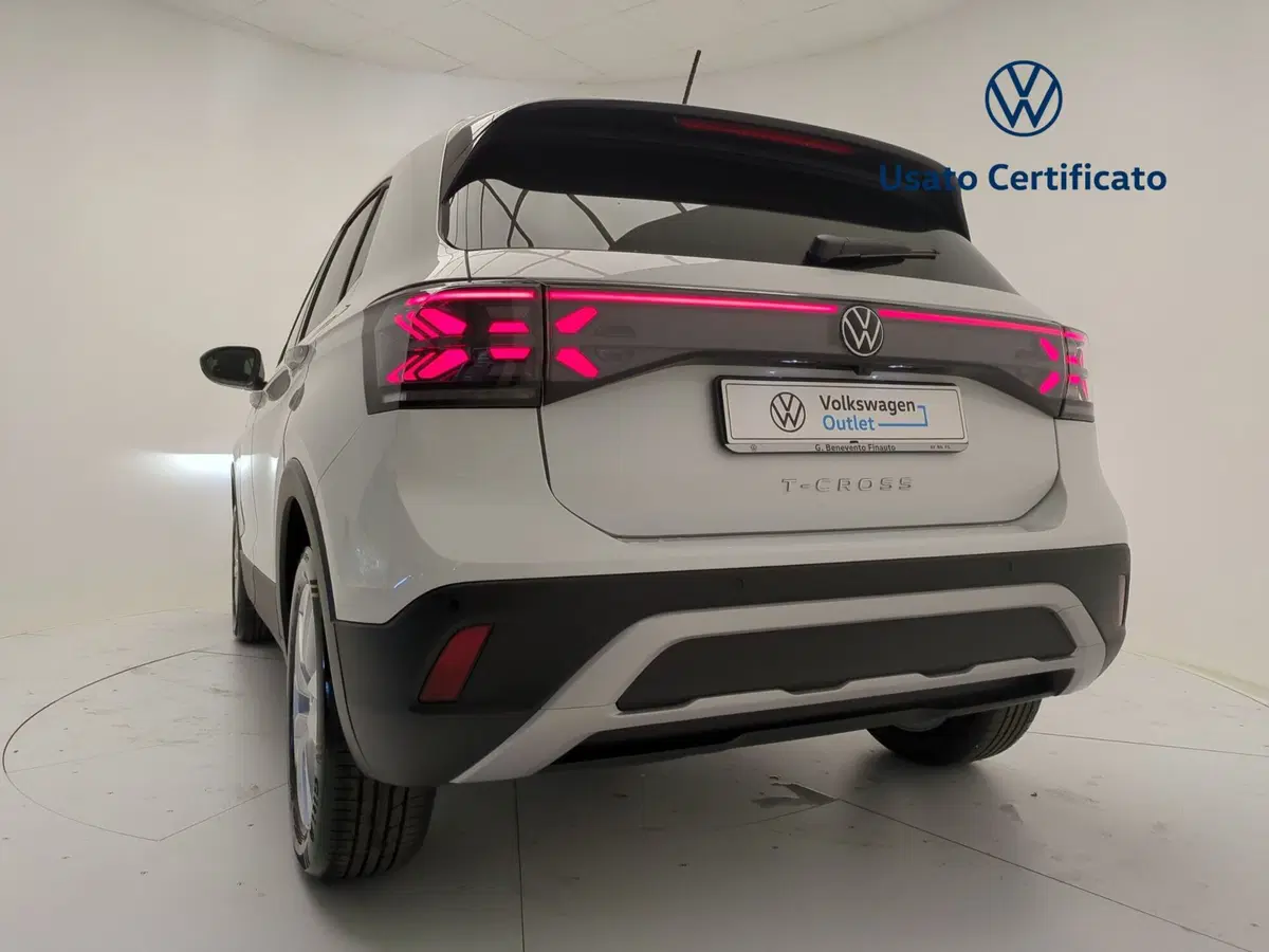 Volkswagen T-Cross nuova a Avellino (10)