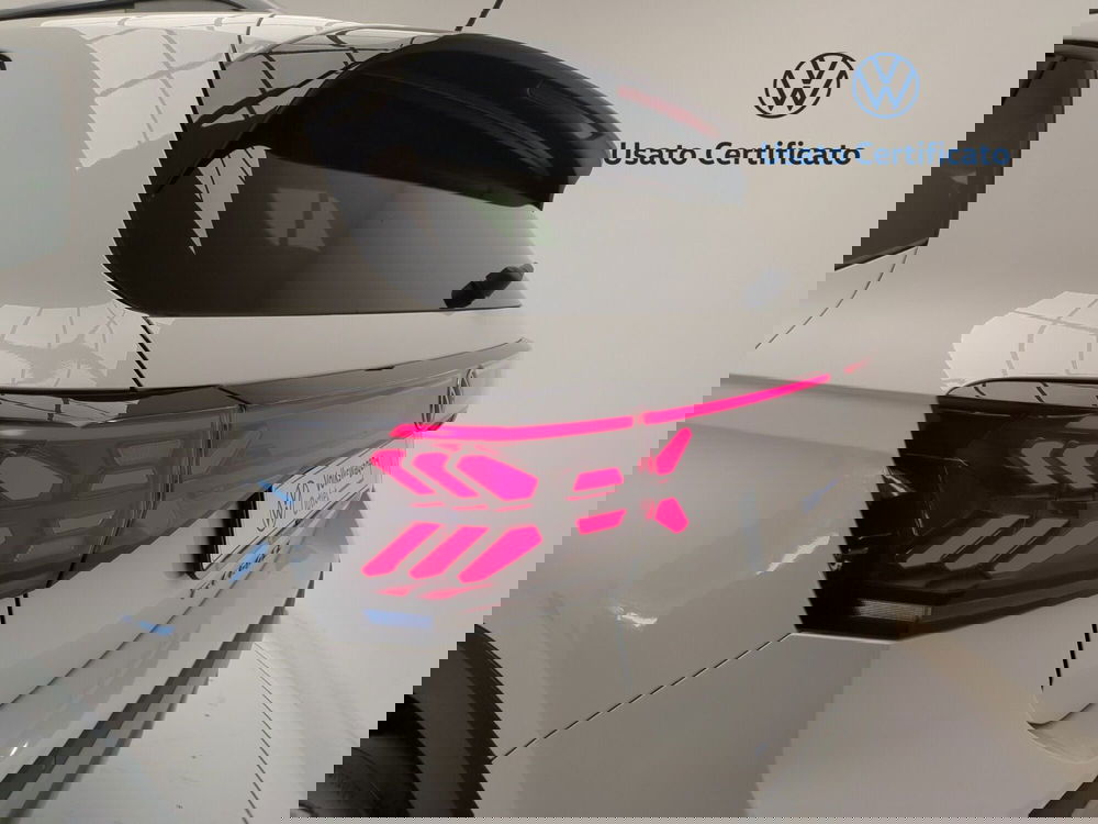 Volkswagen T-Cross nuova a Avellino (11)