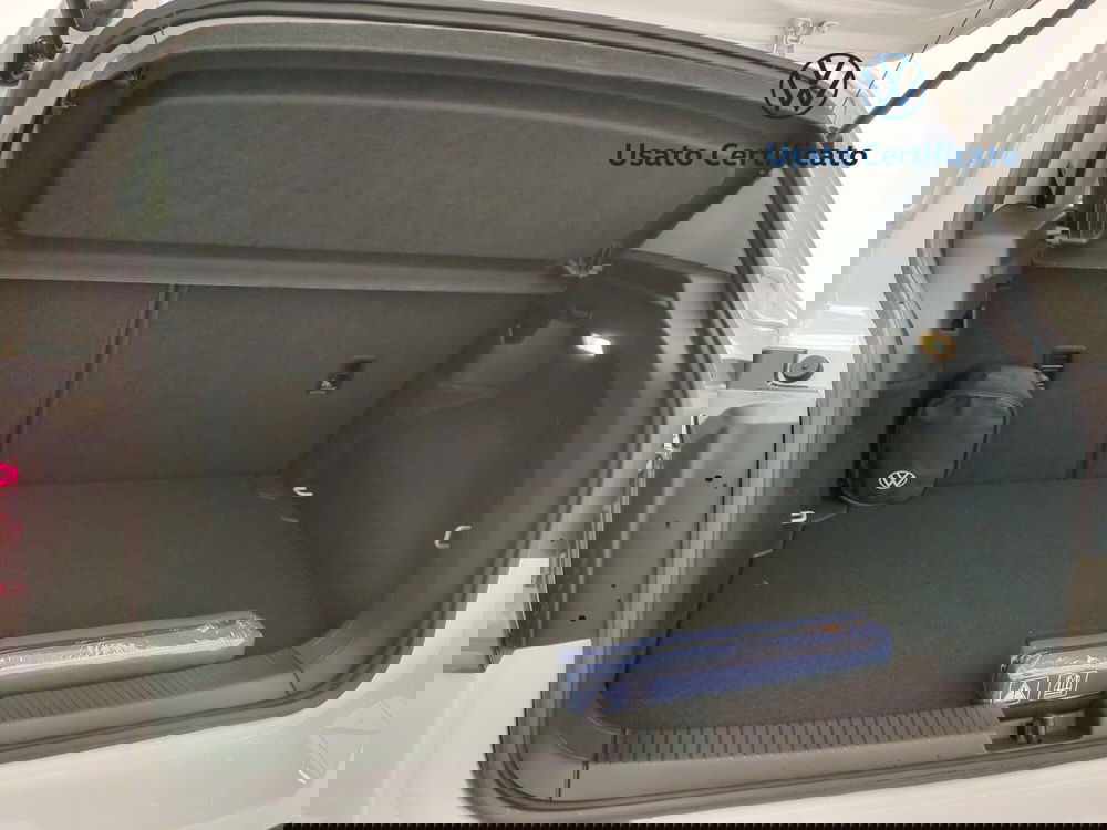 Volkswagen T-Cross nuova a Avellino (12)