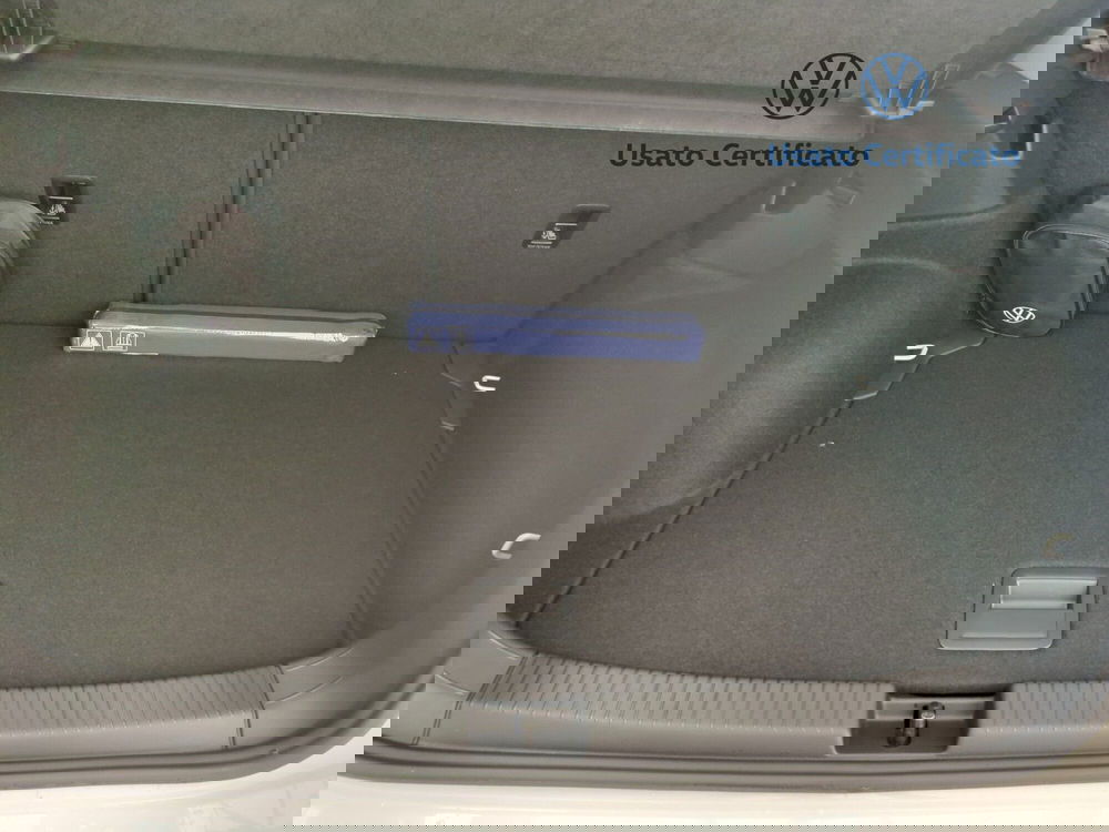 Volkswagen T-Cross nuova a Avellino (13)