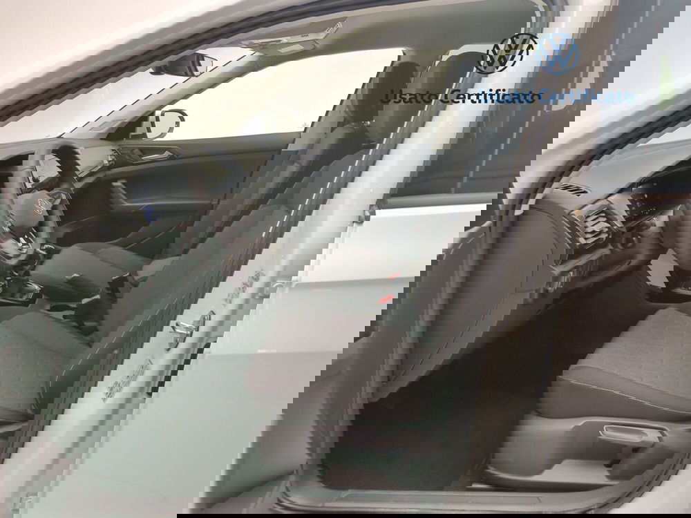 Volkswagen T-Cross nuova a Avellino (15)
