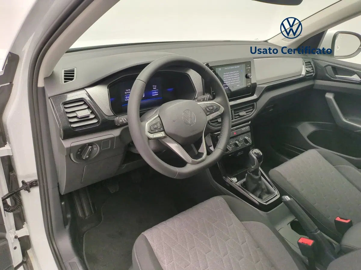 Volkswagen T-Cross nuova a Avellino (16)