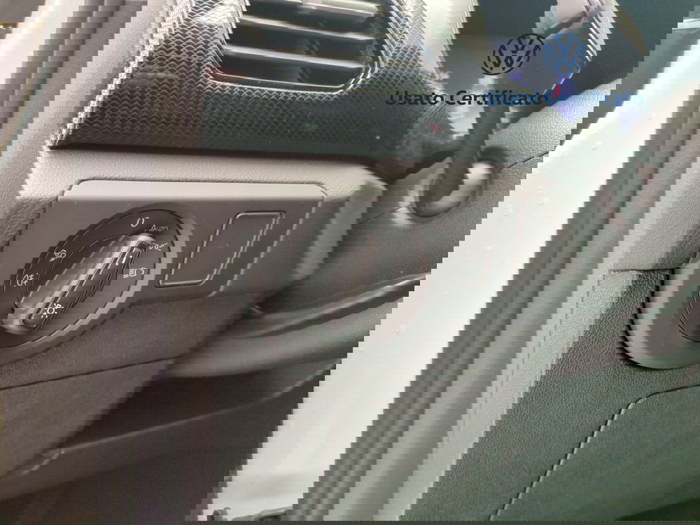 Volkswagen T-Cross nuova a Avellino (17)