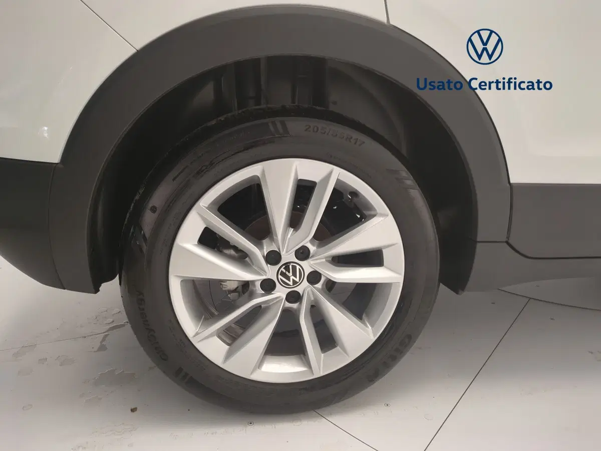 Volkswagen T-Cross nuova a Avellino (9)