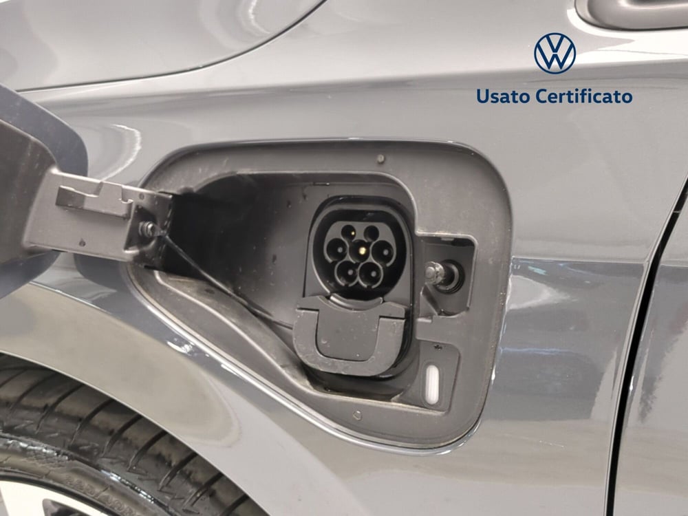 Volkswagen Golf nuova a Avellino (11)