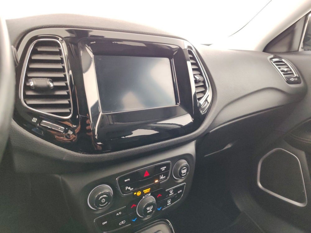 Jeep Compass usata a Massa-Carrara (12)