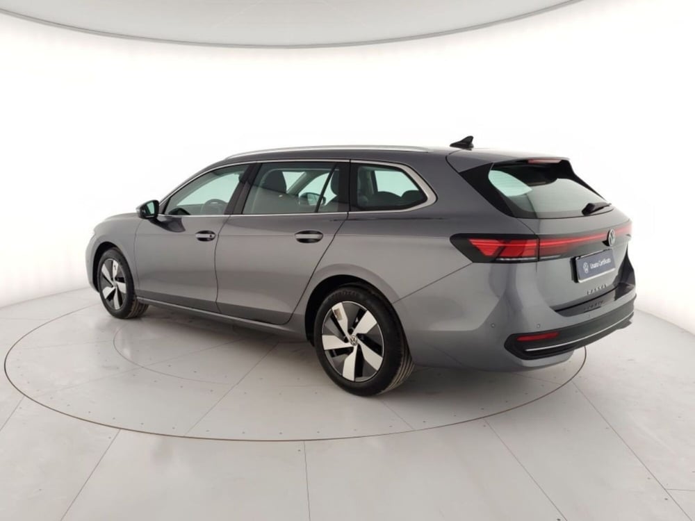 Volkswagen Passat usata a Massa-Carrara (2)