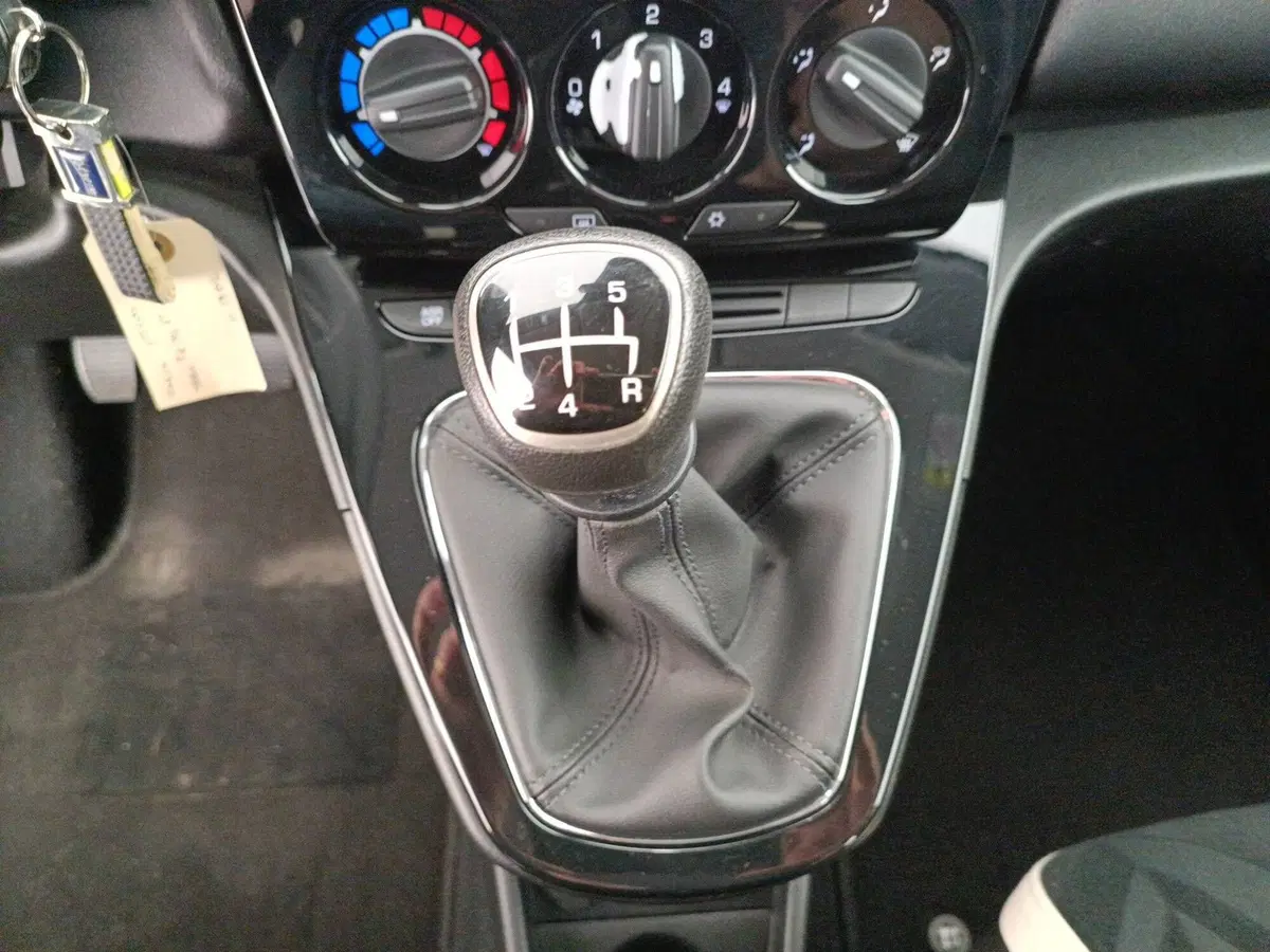 Lancia Ypsilon usata a Treviso (16)