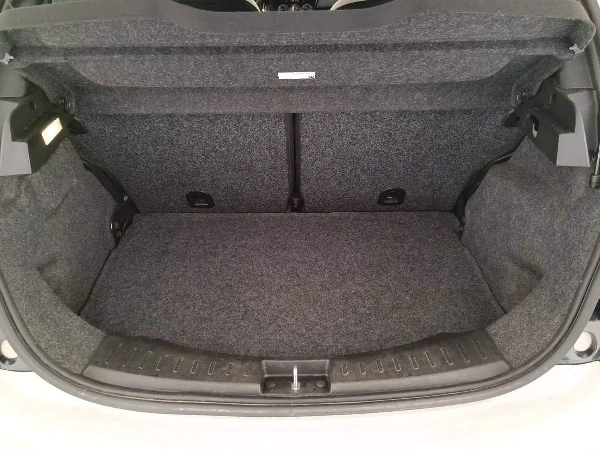Lancia Ypsilon usata a Treviso (18)