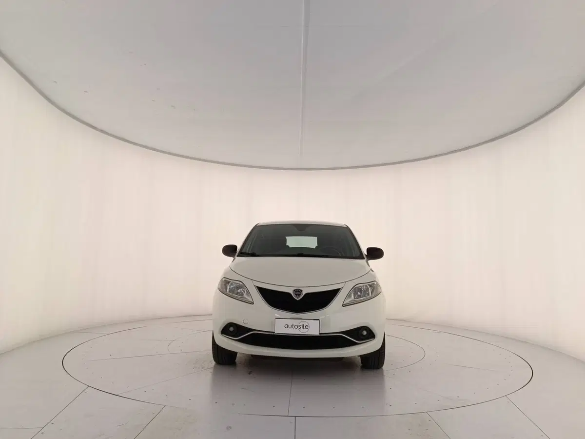 Lancia Ypsilon usata a Treviso (2)