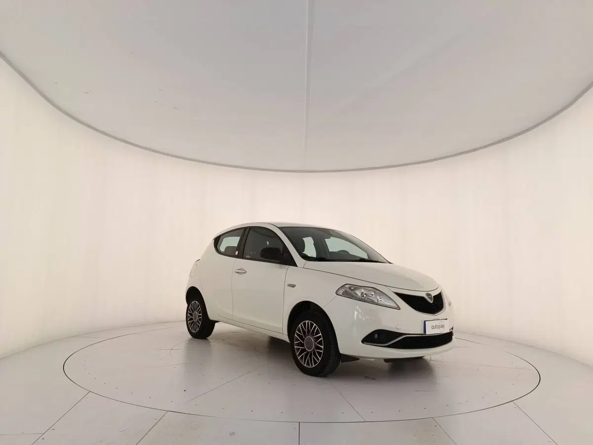 Lancia Ypsilon usata a Treviso (3)