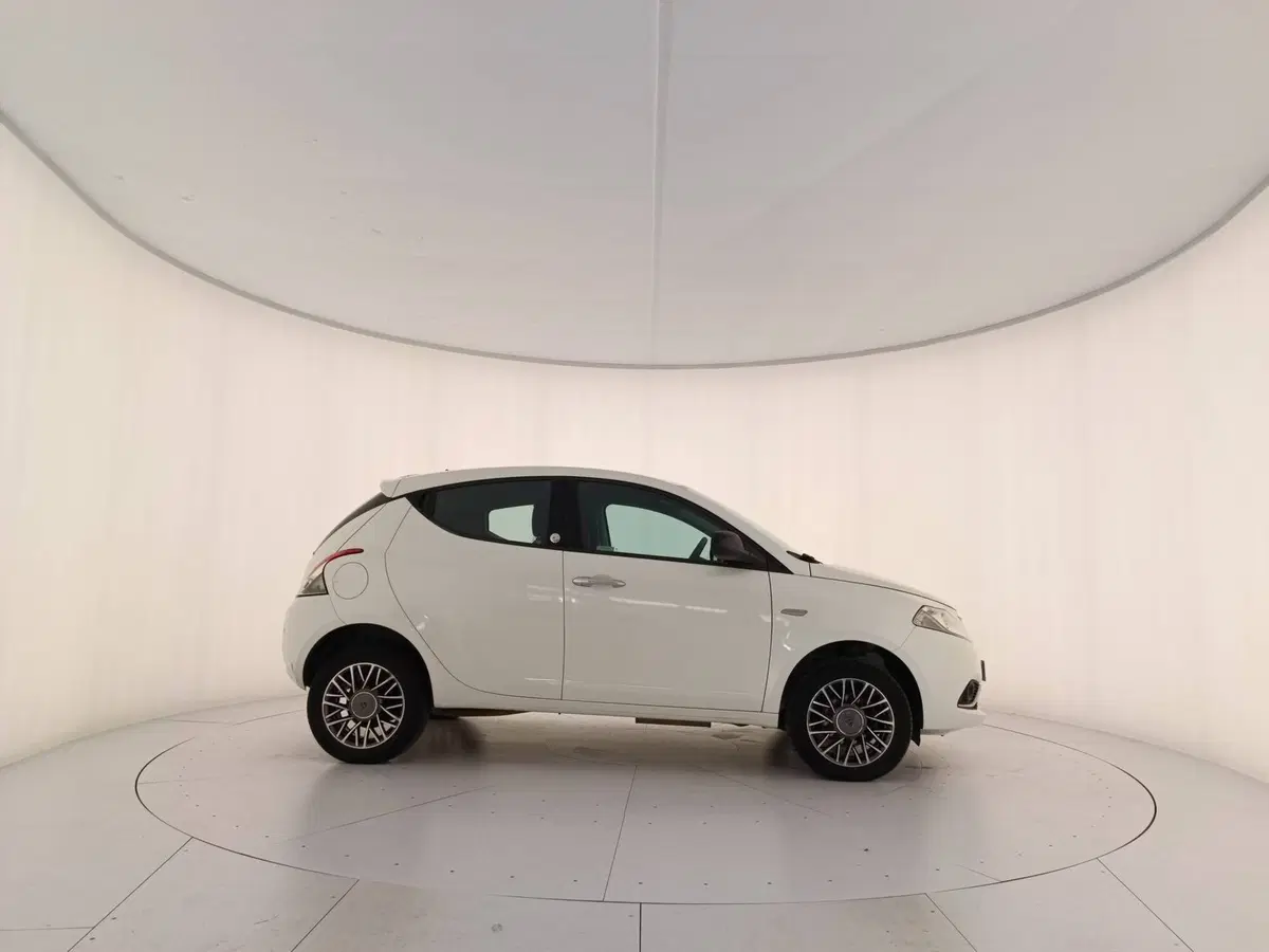 Lancia Ypsilon usata a Treviso (7)