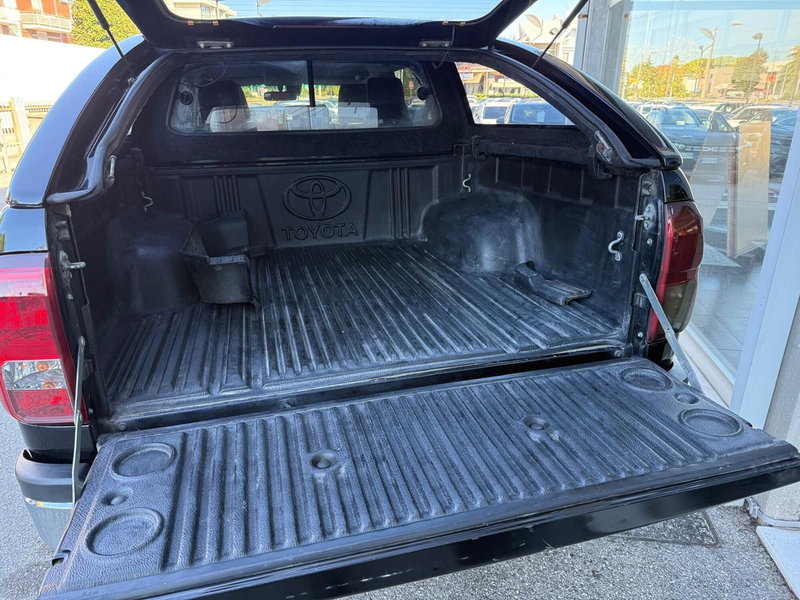 Toyota Hilux usata a Rimini (11)