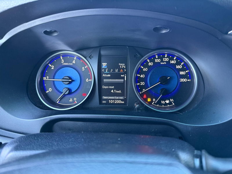 Toyota Hilux usata a Rimini (9)