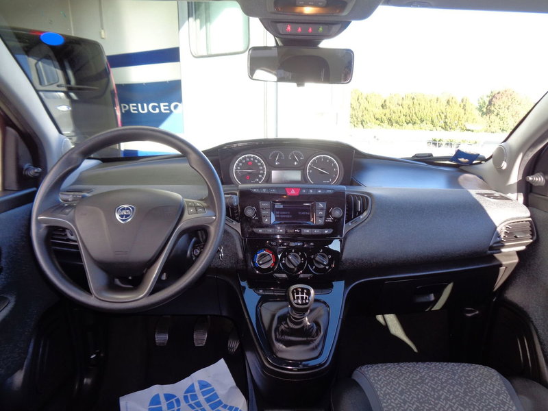 Lancia Ypsilon usata a Treviso (11)
