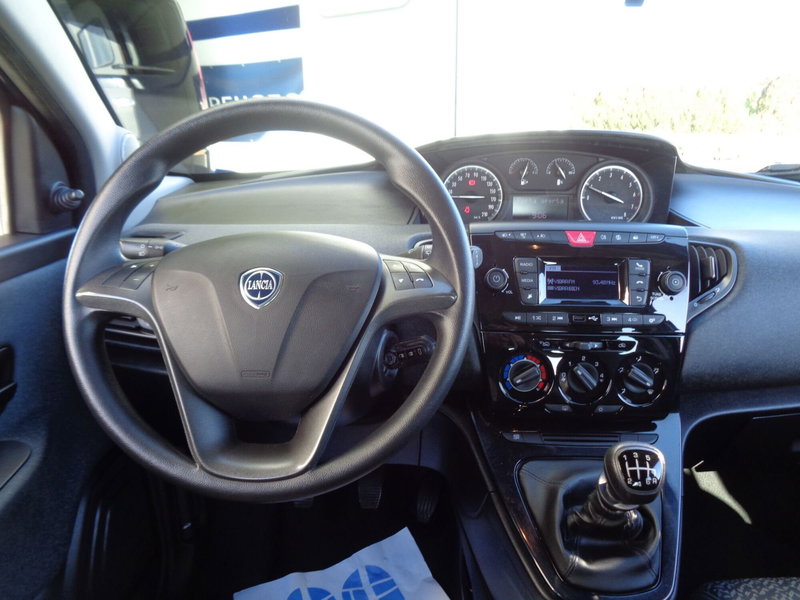 Lancia Ypsilon usata a Treviso (12)