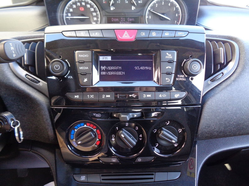 Lancia Ypsilon usata a Treviso (13)
