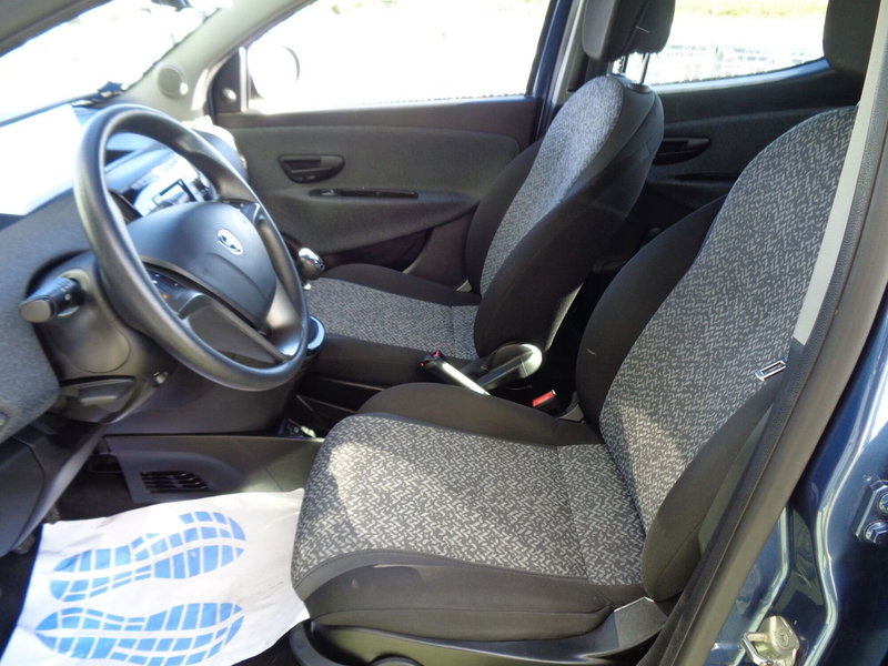 Lancia Ypsilon usata a Treviso (8)