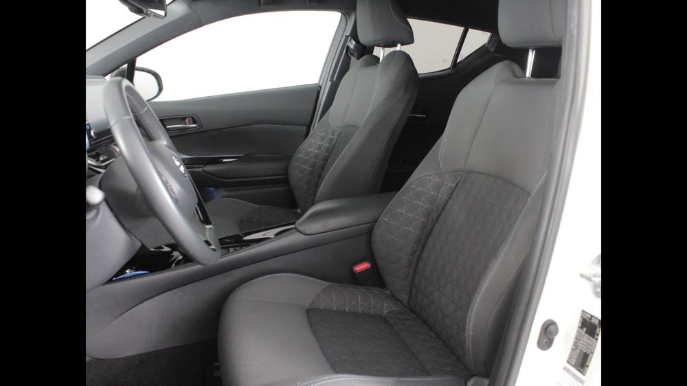 Toyota Toyota C-HR usata a Palermo (12)
