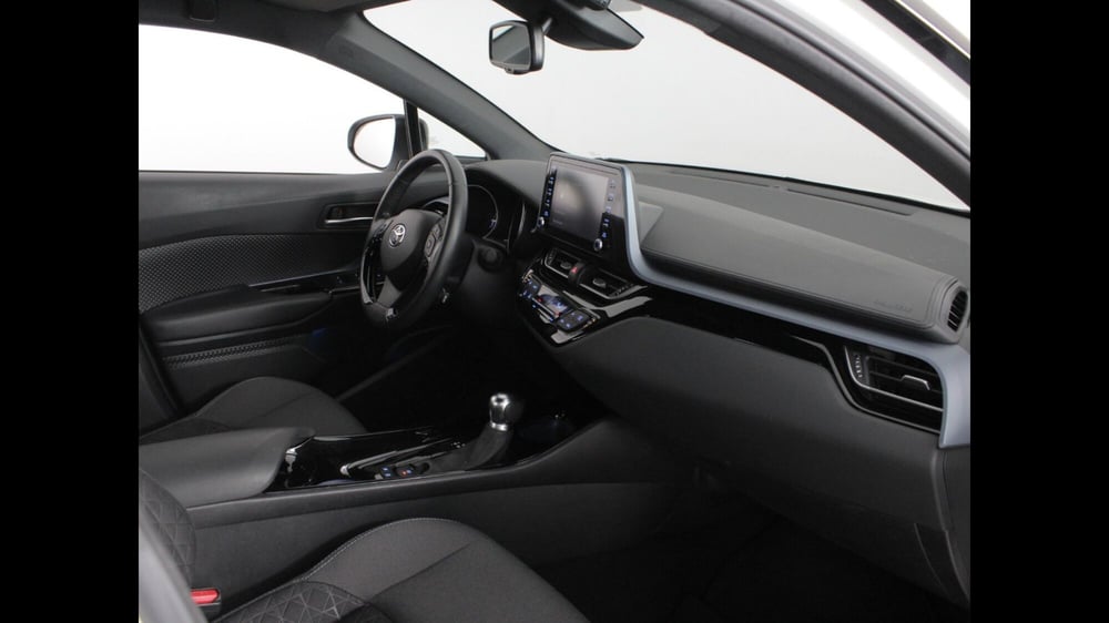 Toyota Toyota C-HR usata a Palermo (6)