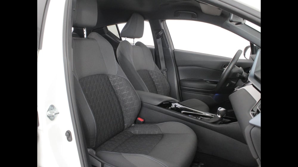 Toyota Toyota C-HR usata a Palermo (7)