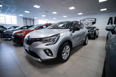 Renault Captur Plug-in Hybrid E-Tech 160 CV Intens del 2022 usata a Torino