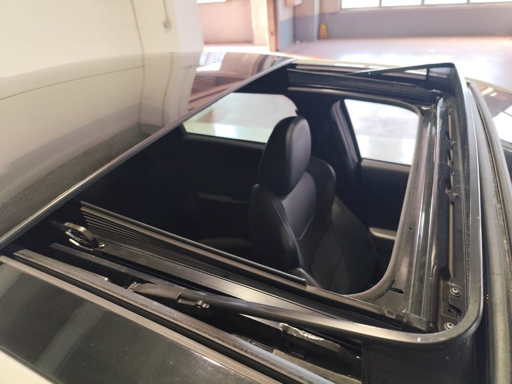 Hyundai i30 usata a Milano (14)