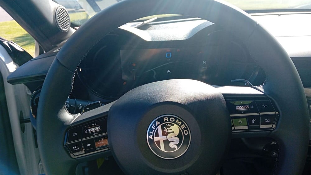 Alfa Romeo Junior nuova a Benevento (16)