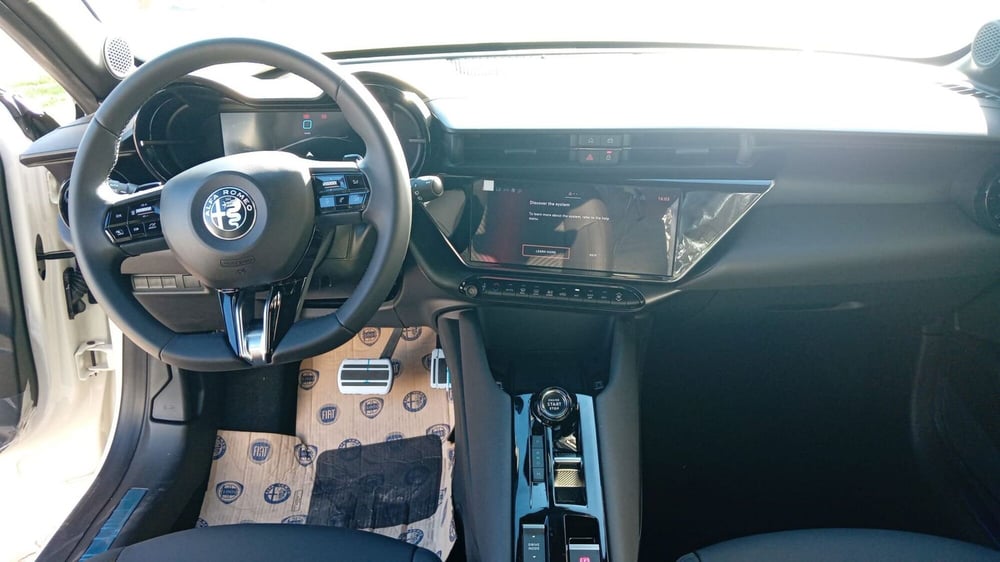 Alfa Romeo Junior nuova a Benevento (18)