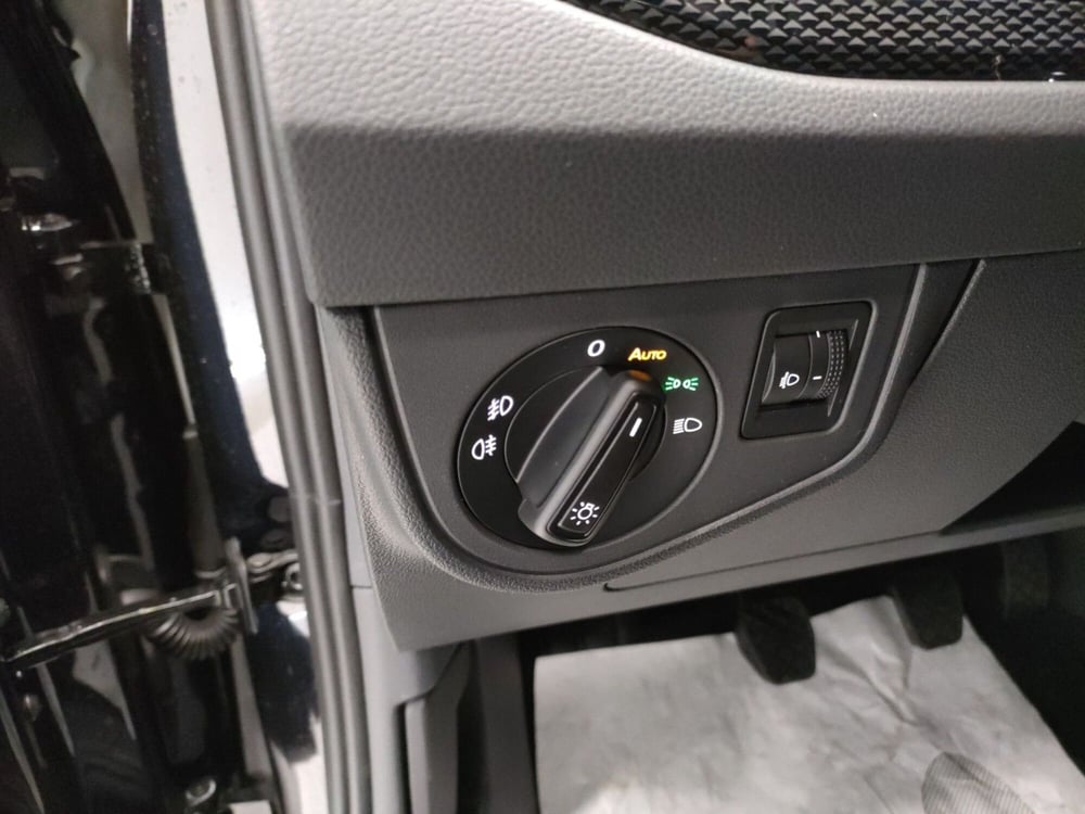 Volkswagen Taigo nuova a Bologna (10)