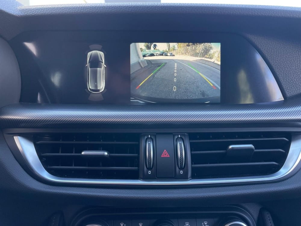 Alfa Romeo Stelvio usata a Ancona (16)