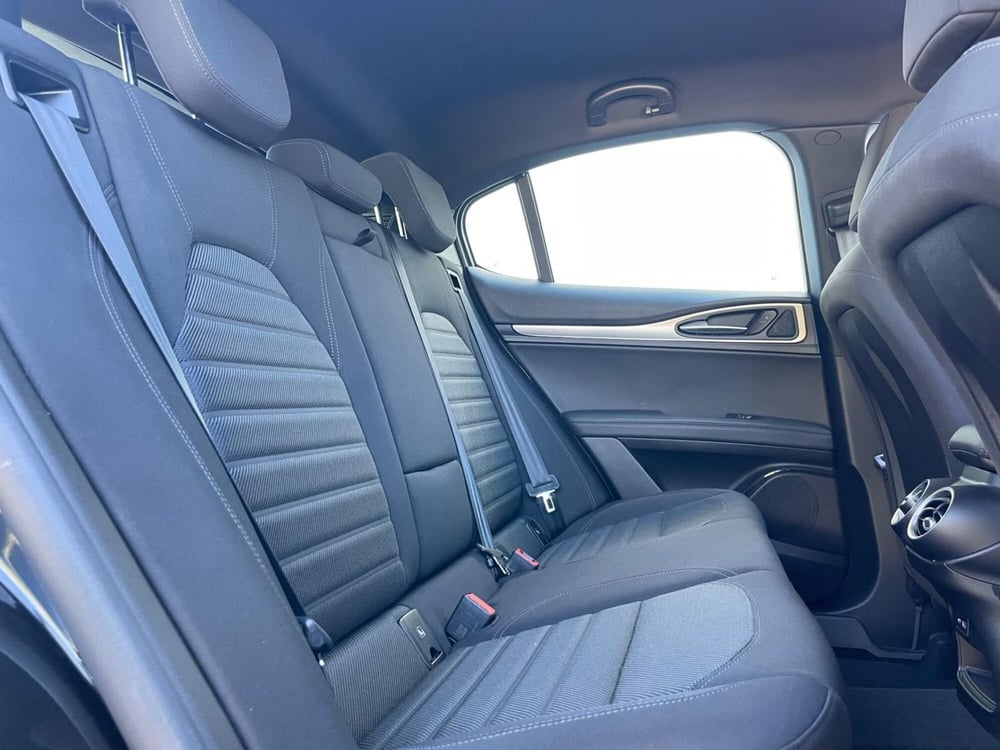 Alfa Romeo Stelvio usata a Ancona (20)