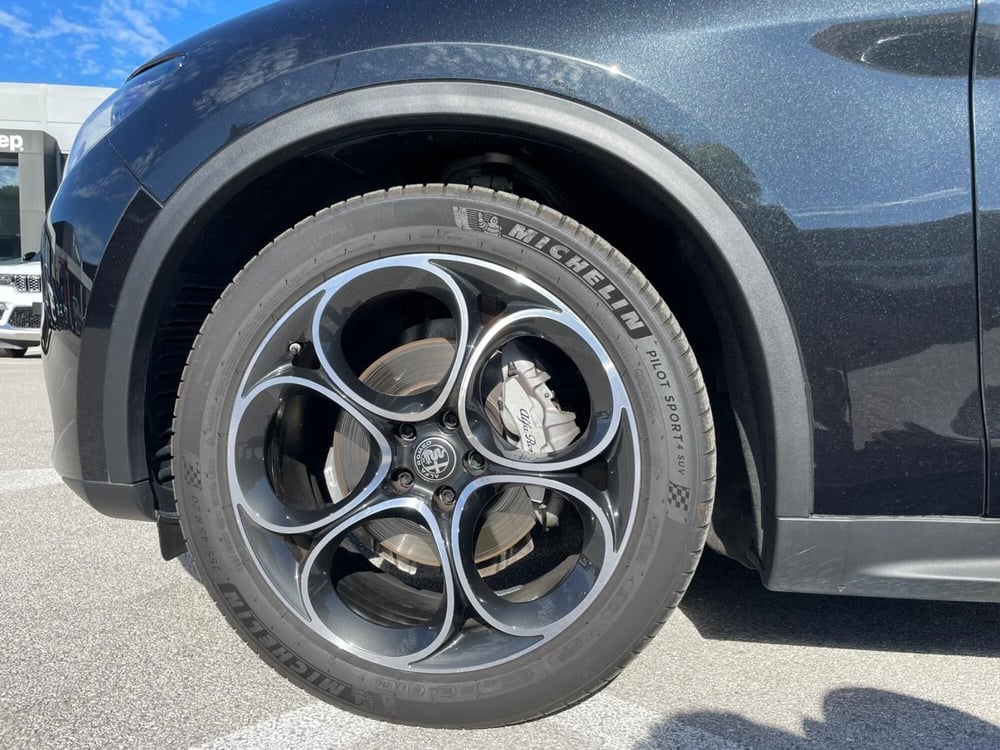 Alfa Romeo Stelvio usata a Ancona (9)