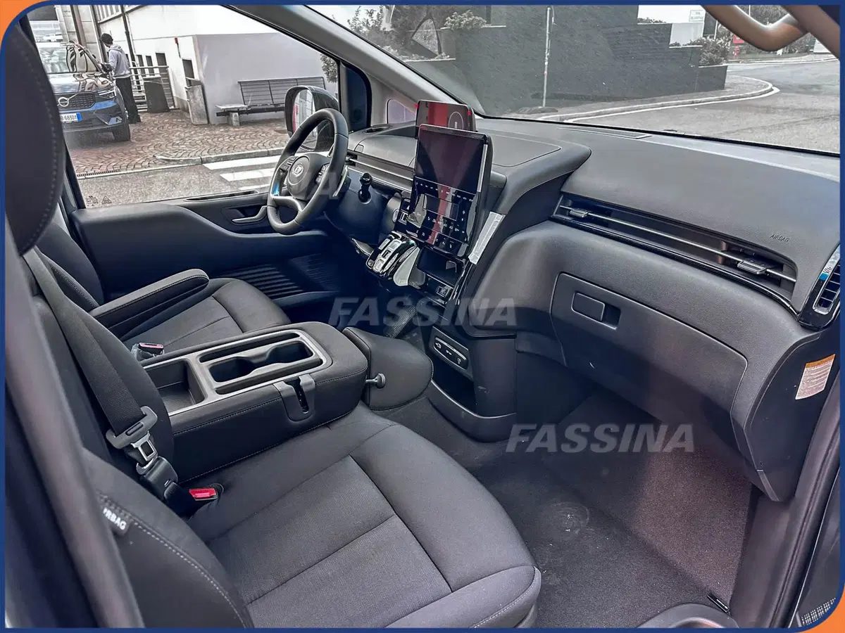 Hyundai Staria nuova a Milano (13)