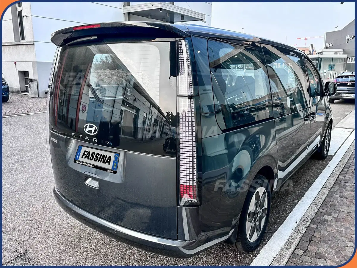 Hyundai Staria nuova a Milano (6)