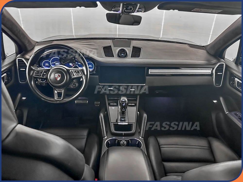 Porsche Cayenne usata a Milano (11)