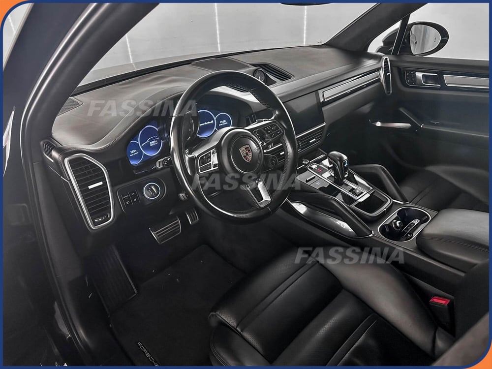 Porsche Cayenne usata a Milano (9)