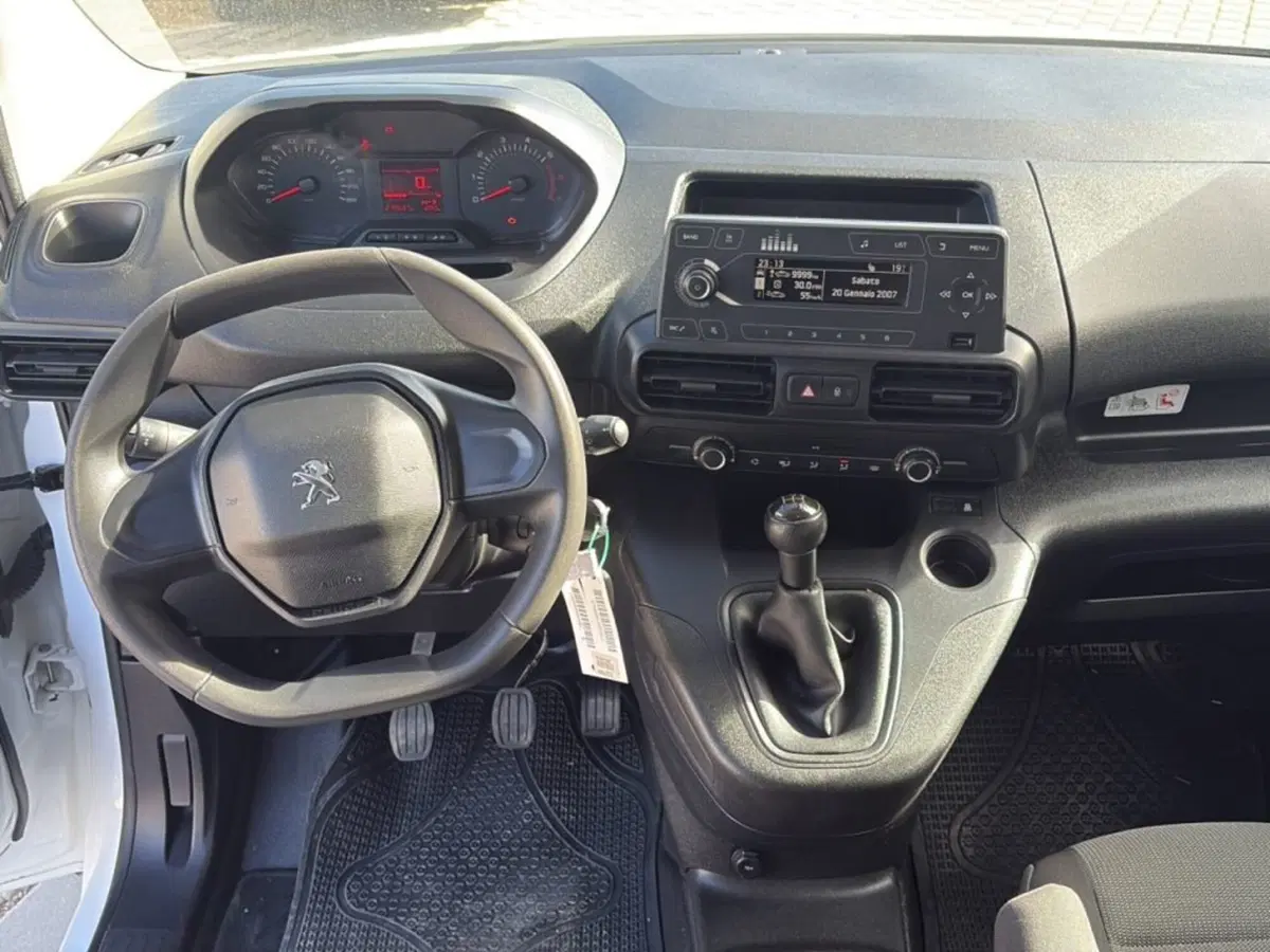 Peugeot Partner Furgone usata a Foggia (12)