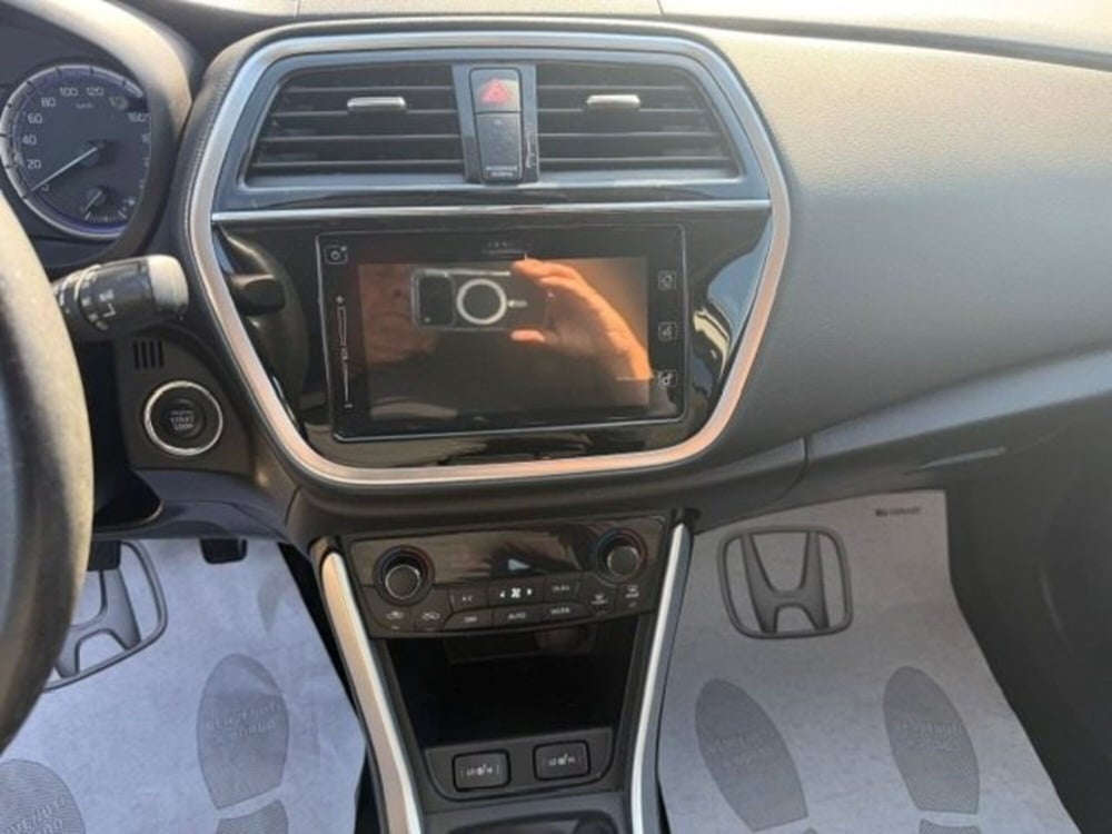 Suzuki S-Cross usata a Prato (12)